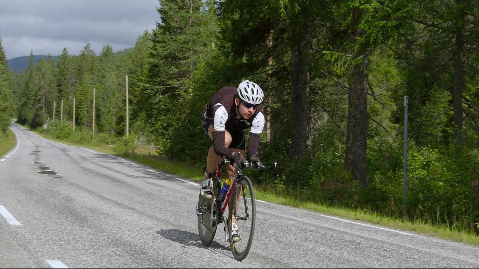 开云体育APP下载-青春无悔！19岁加维百场里程碑，冰岛补时绝杀上演维京战吼